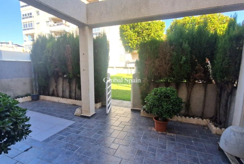 Wiederverkauf - HAUS -
TORREVIEJA - Torreblanca