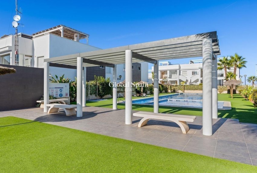 Wiederverkauf - HAUS -
TORREVIEJA - Torreblanca