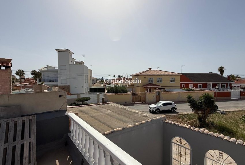 Wiederverkauf - HAUS -
TORREVIEJA - Torreta Florida