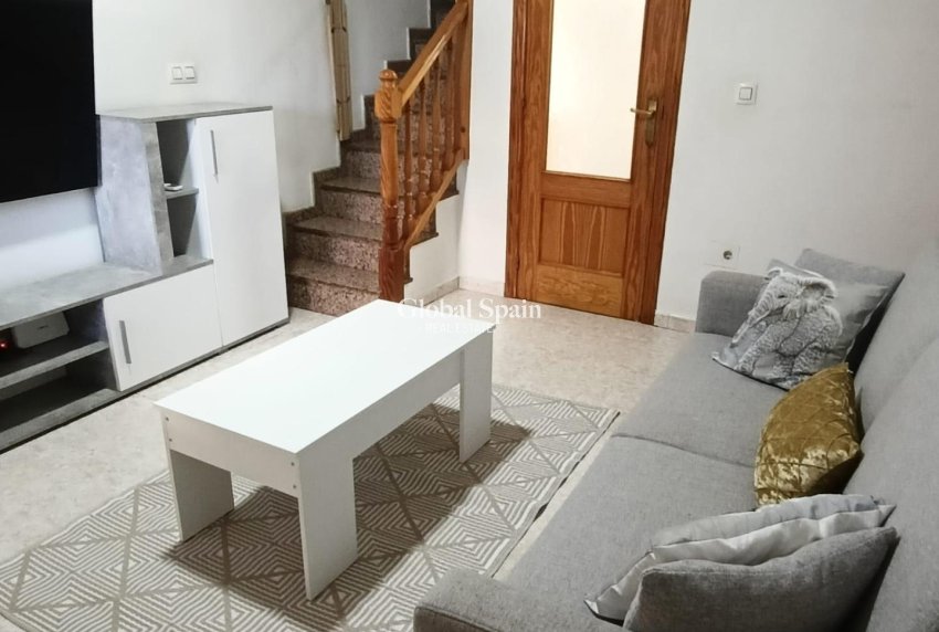 Wiederverkauf - HAUS -
TORREVIEJA - Torretas