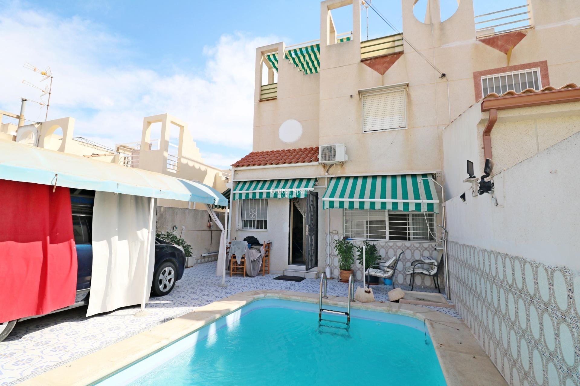 Wiederverkauf - HAUS -
TORREVIEJA - Torretas