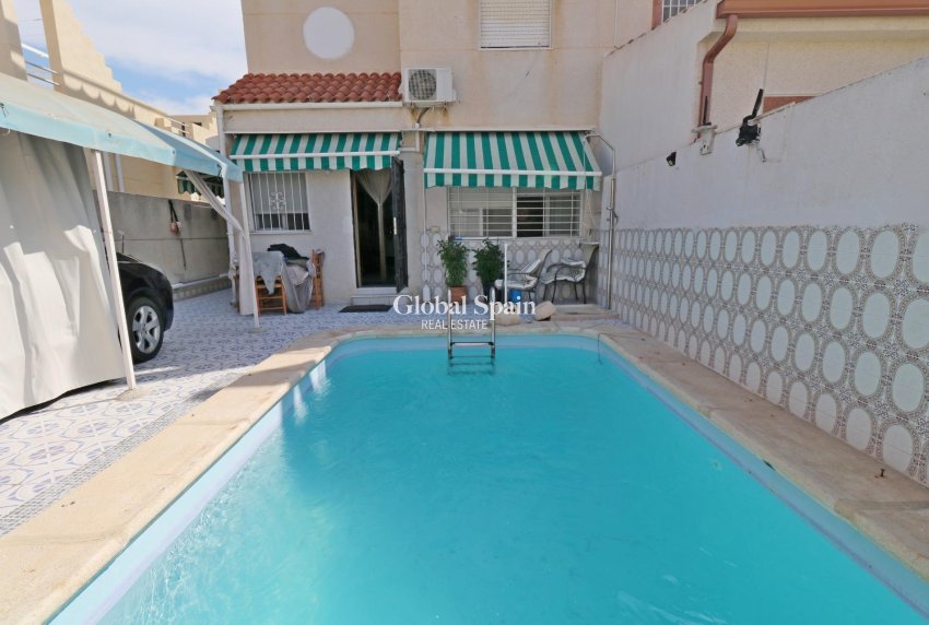 Wiederverkauf - HAUS -
TORREVIEJA - Torretas