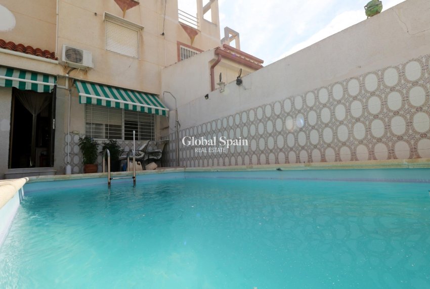 Wiederverkauf - HAUS -
TORREVIEJA - Torretas