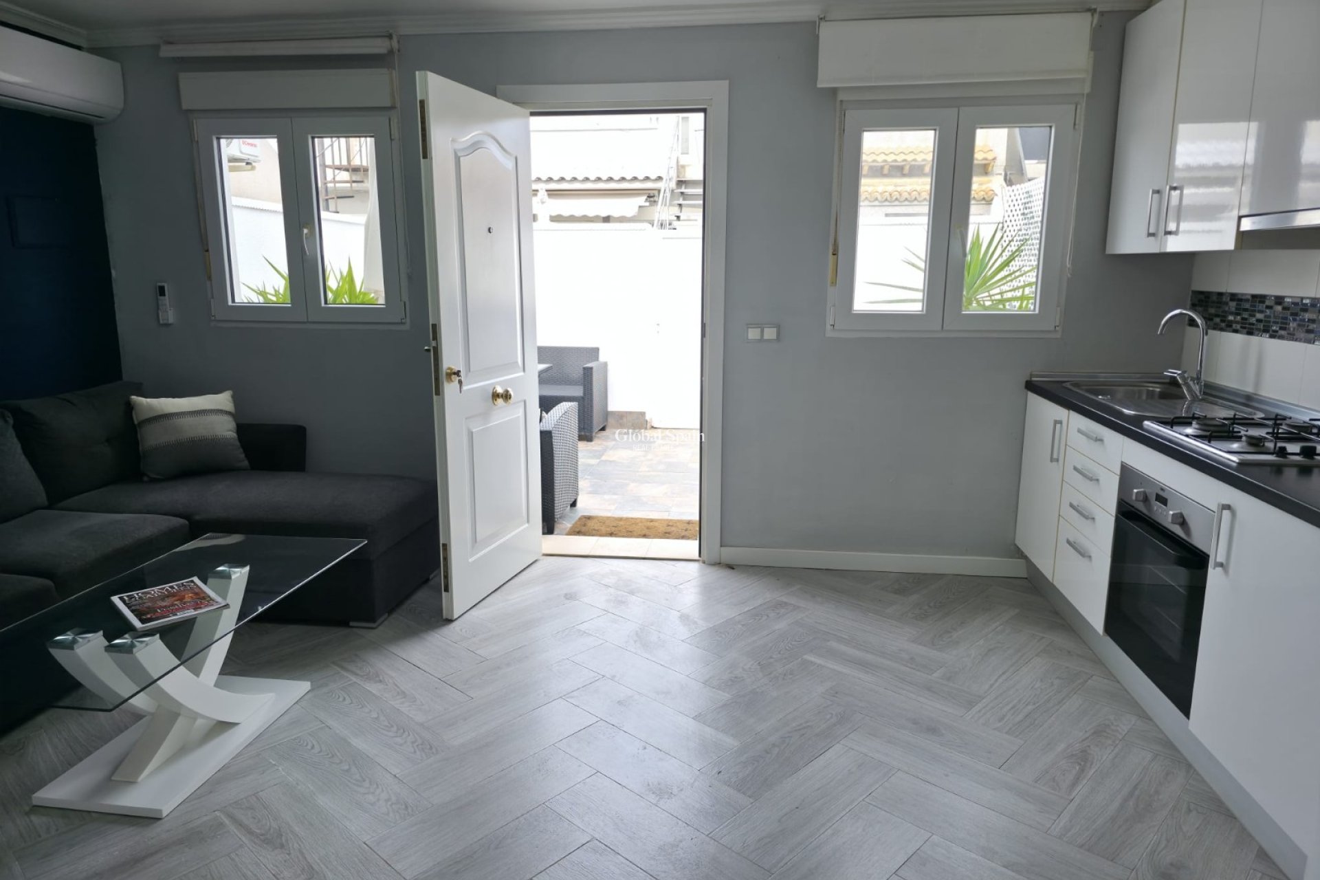 Wiederverkauf - HAUS -
TORREVIEJA - Torrevieja