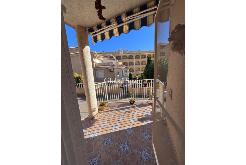 Wiederverkauf - HAUS -
VILLAMARTÍN - Costa Blanca