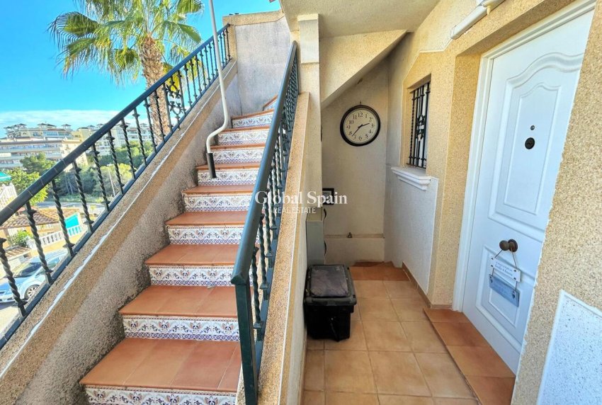 Wiederverkauf - HAUS -
VILLAMARTÍN - Costa Blanca