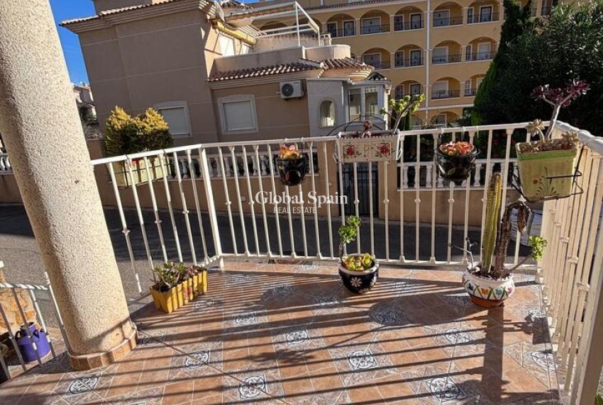 Wiederverkauf - HAUS -
VILLAMARTÍN - Costa Blanca