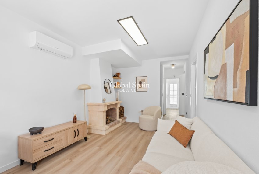 Wiederverkauf - HAUS -
VILLAMARTÍN - Costa Blanca