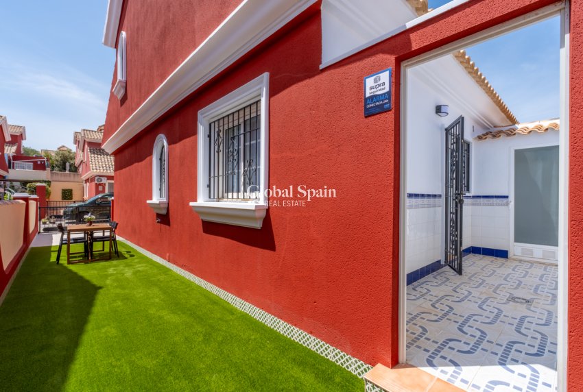 Wiederverkauf - HAUS -
VILLAMARTÍN - Costa Blanca