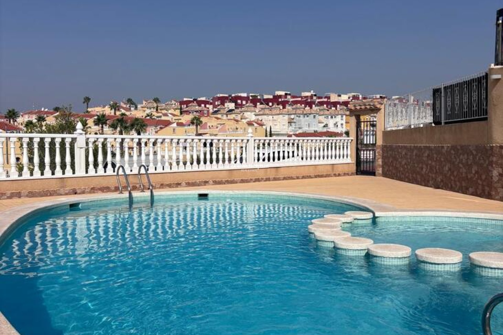 Wiederverkauf - HAUS -
VILLAMARTÍN - Costa Blanca
