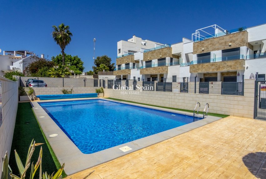 Wiederverkauf - HAUS -
VILLAMARTÍN - Costa Blanca