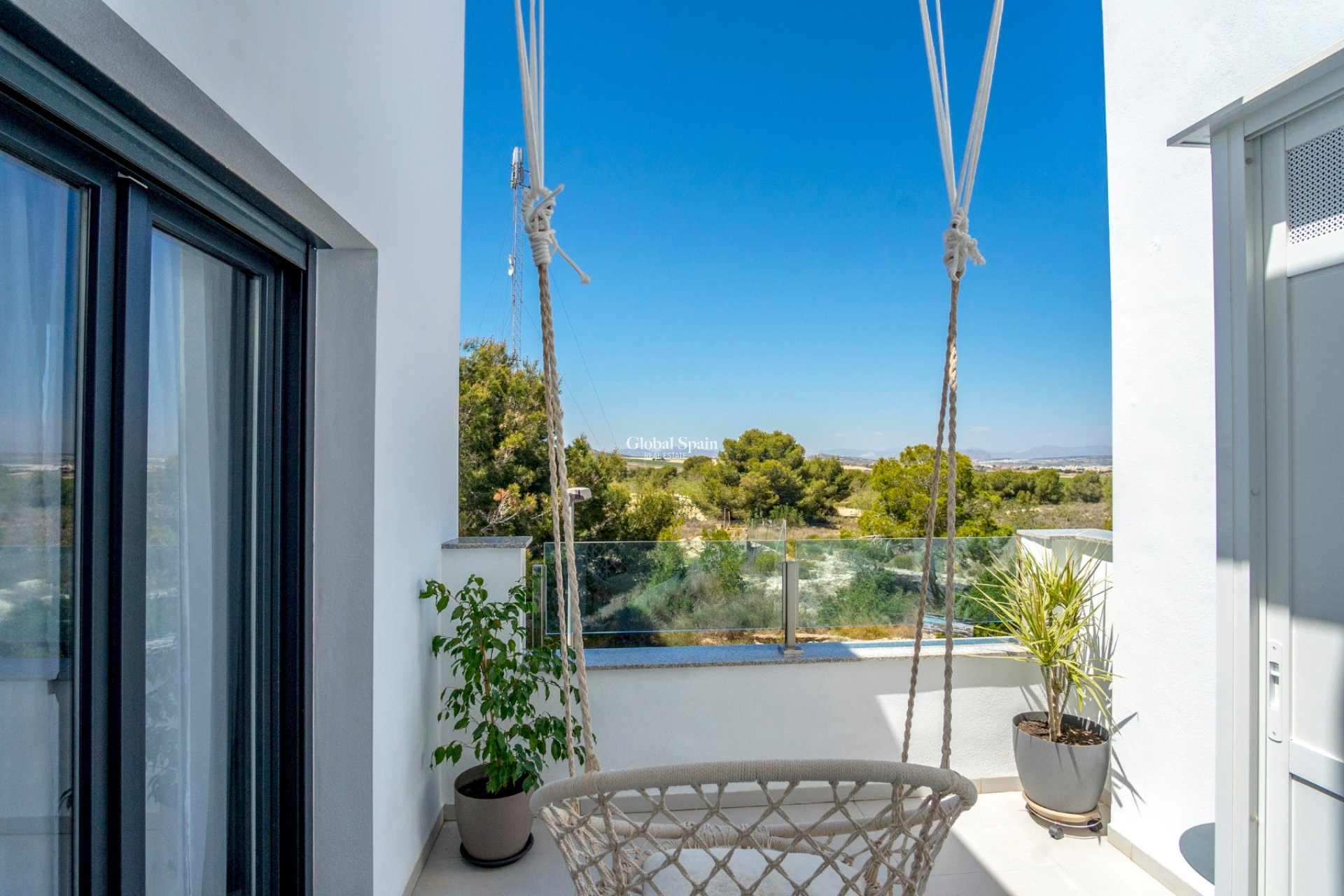 Wiederverkauf - HAUS -
VILLAMARTÍN - Costa Blanca