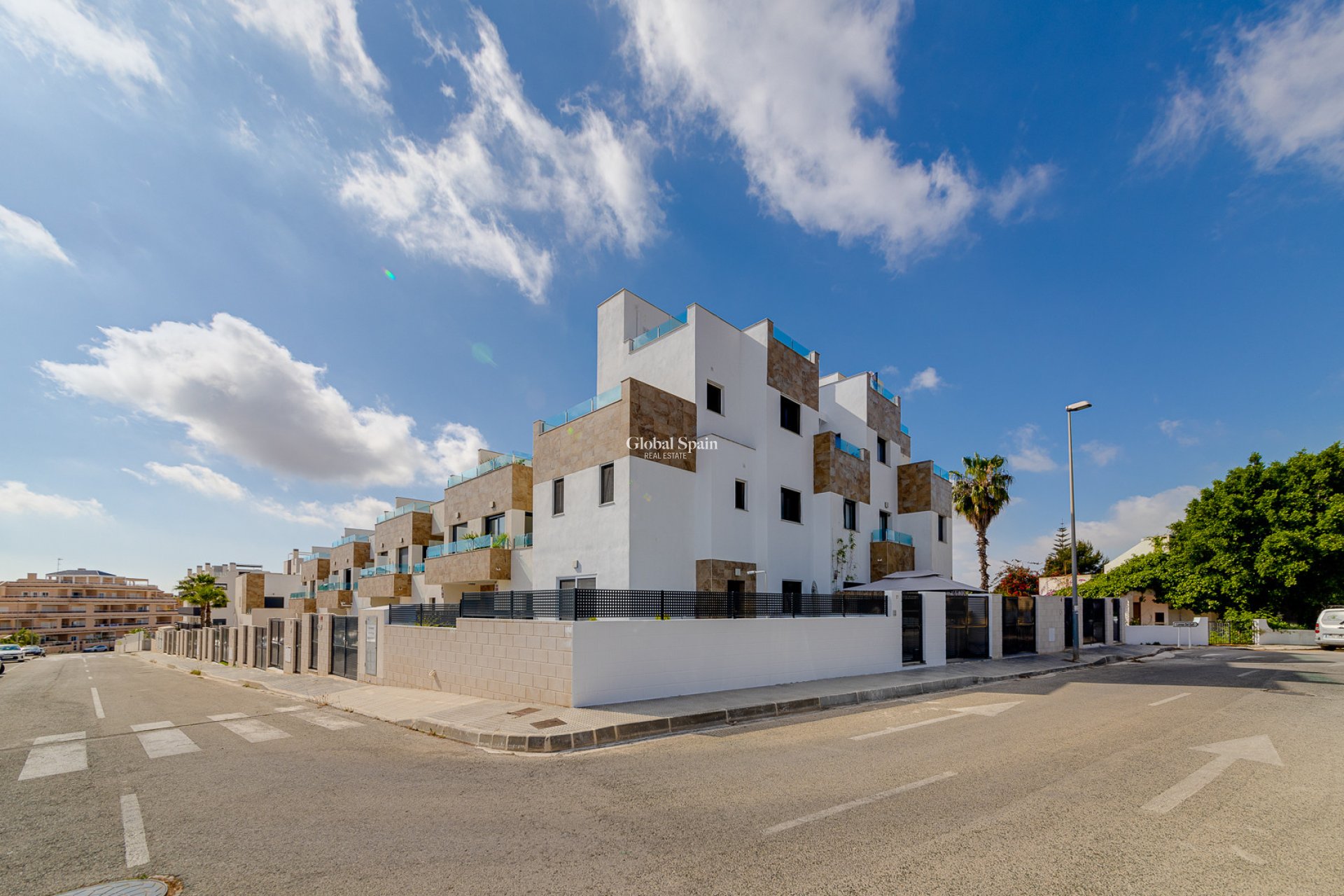 Wiederverkauf - HAUS -
VILLAMARTÍN - Costa Blanca
