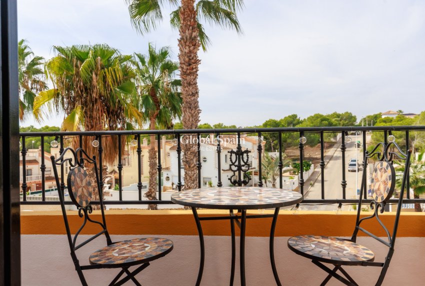 Wiederverkauf - HAUS -
VILLAMARTÍN - Costa Blanca