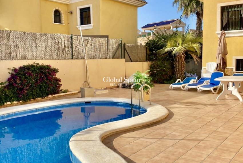 Wiederverkauf - HAUS -
VILLAMARTÍN