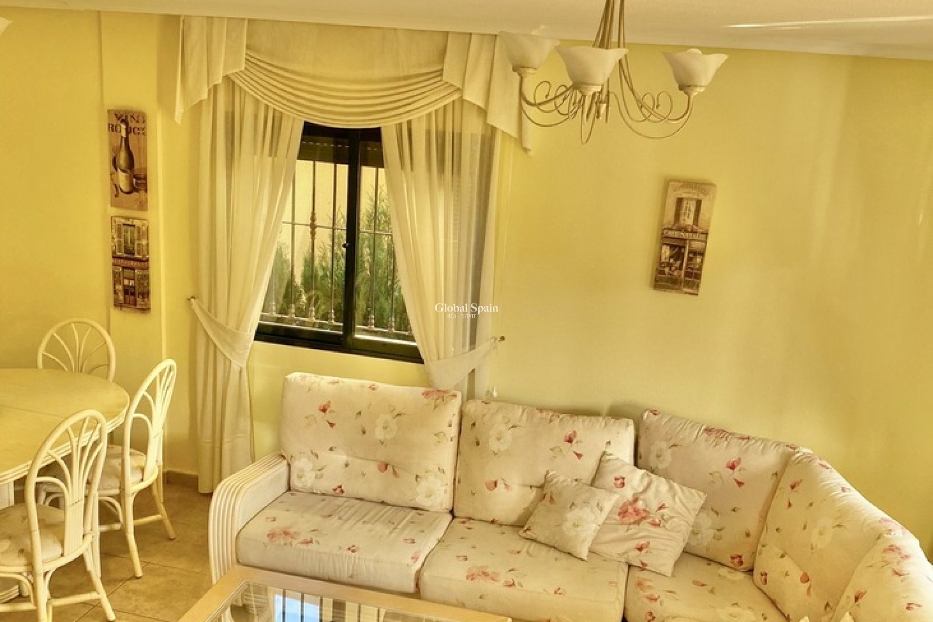 Wiederverkauf - HAUS -
VILLAMARTÍN