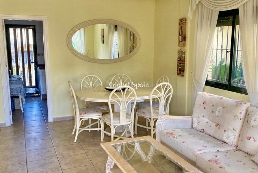 Wiederverkauf - HAUS -
VILLAMARTÍN