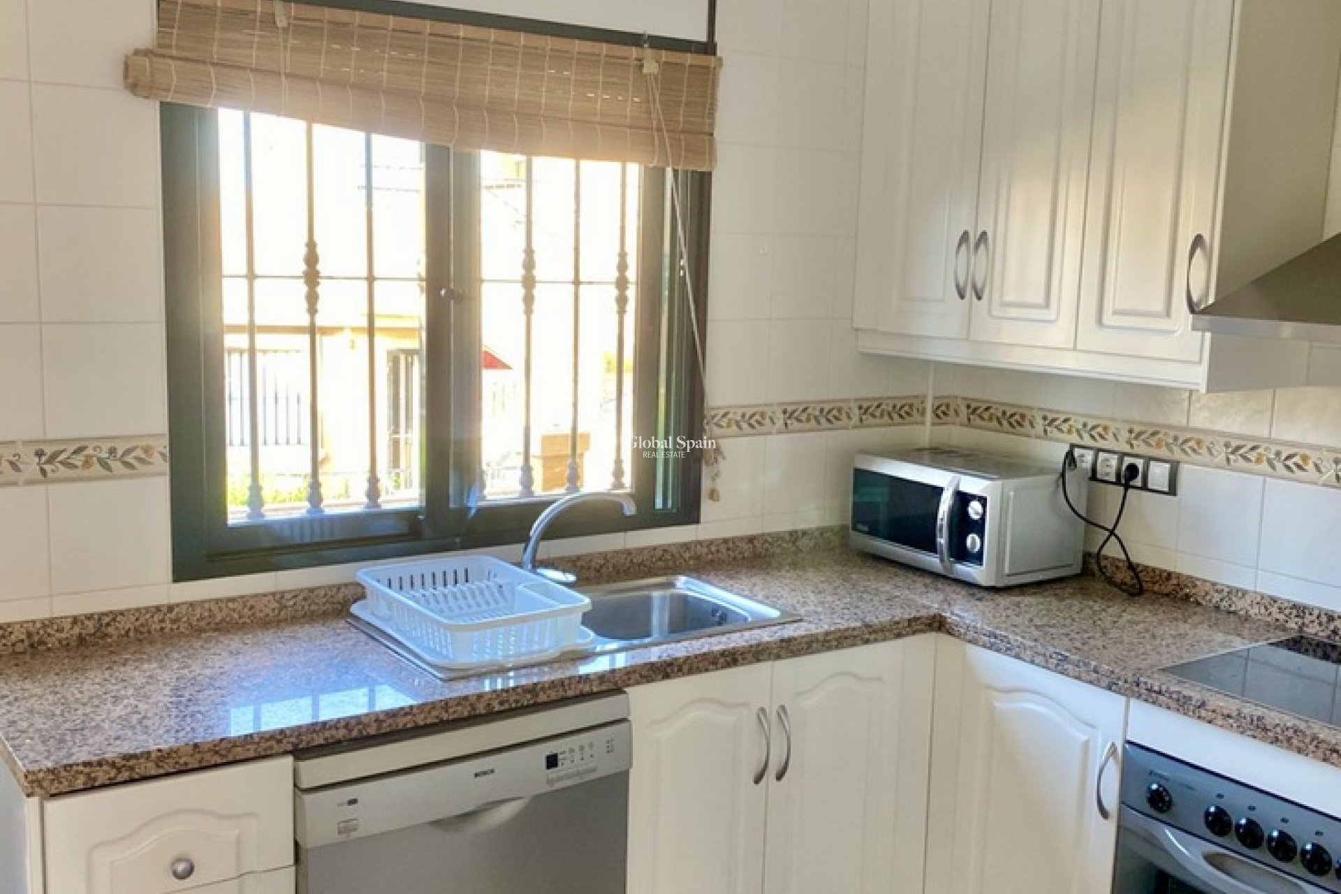 Wiederverkauf - HAUS -
VILLAMARTÍN