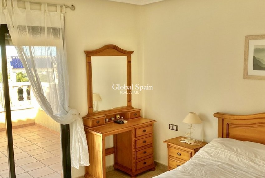 Wiederverkauf - HAUS -
VILLAMARTÍN