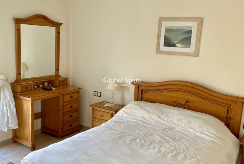 Wiederverkauf - HAUS -
VILLAMARTÍN