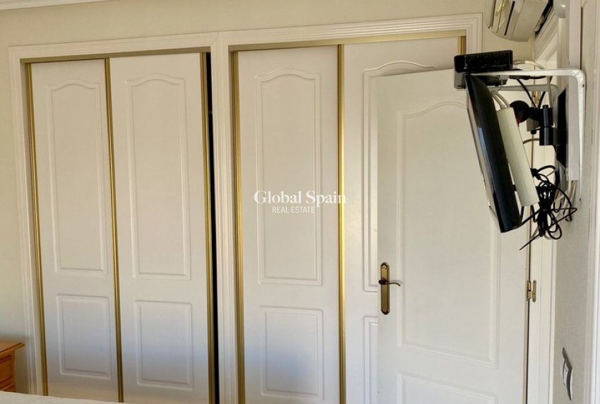 Wiederverkauf - HAUS -
VILLAMARTÍN