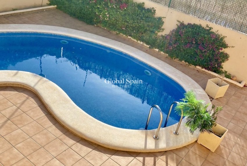 Wiederverkauf - HAUS -
VILLAMARTÍN