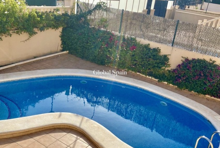 Wiederverkauf - HAUS -
VILLAMARTÍN