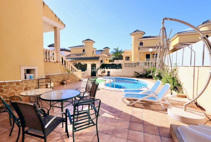 Wiederverkauf - HAUS -
VILLAMARTÍN