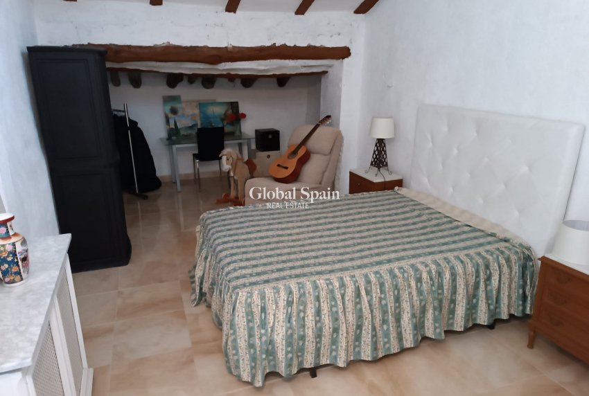 Wiederverkauf - HAUS -
YECLA - Inland