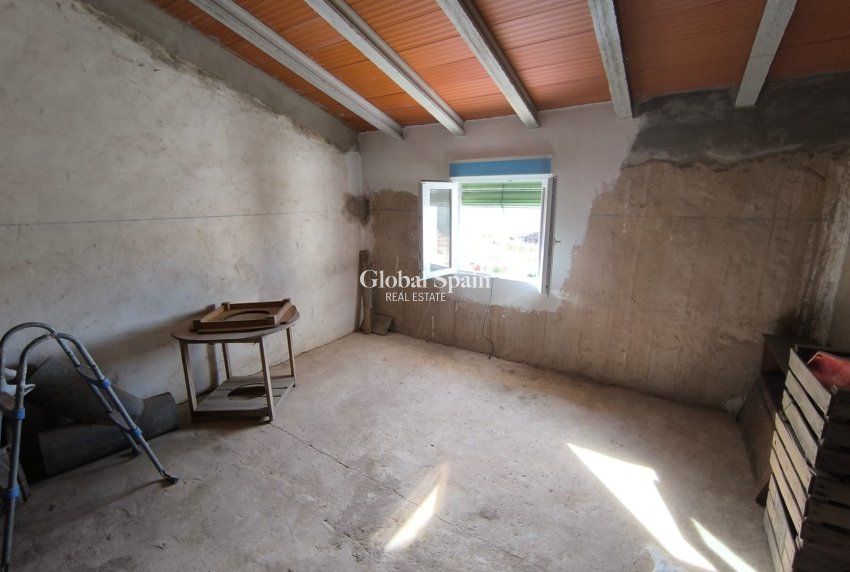 Wiederverkauf - HAUS -
YECLA - Inland