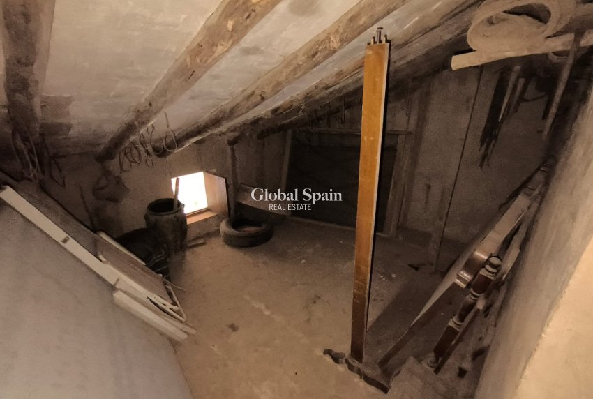 Wiederverkauf - HAUS -
YECLA - Inland