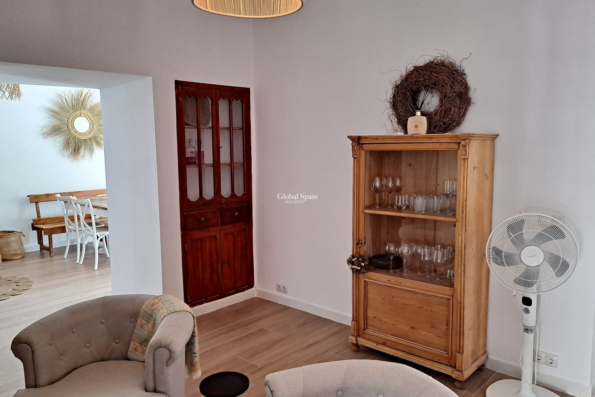 Wiederverkauf - Herenhuis -
Canada Del Trigo