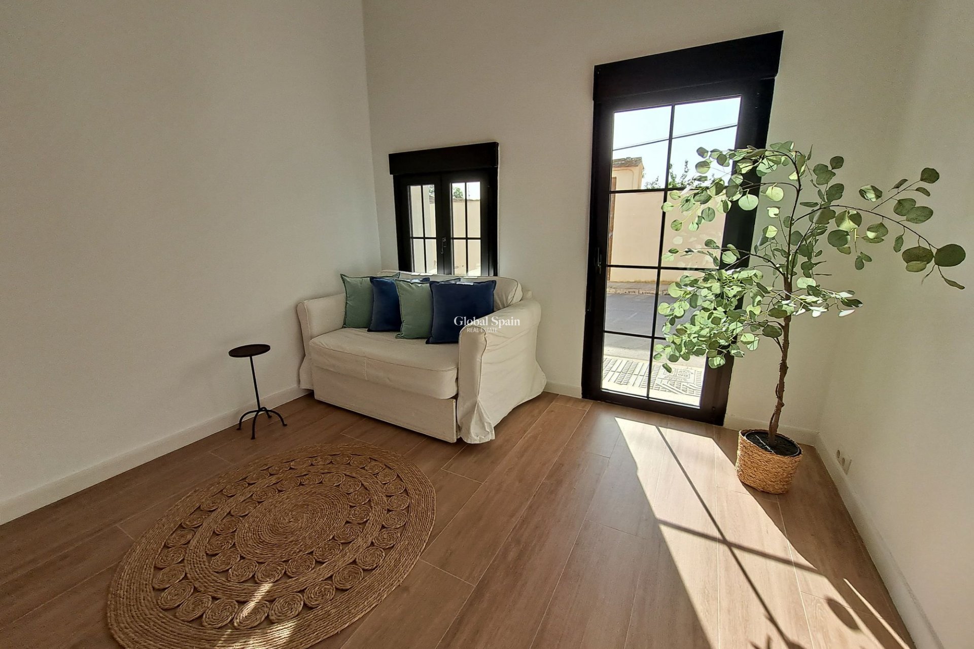 Wiederverkauf - Herenhuis -
Canada Del Trigo