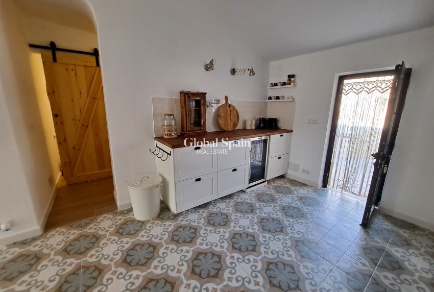 Wiederverkauf - Herenhuis -
Canada Del Trigo