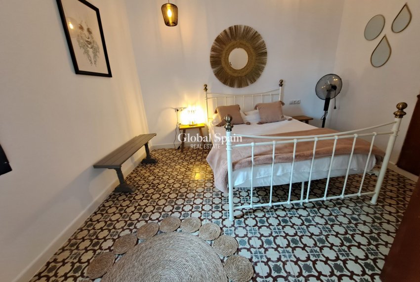 Wiederverkauf - Herenhuis -
Canada Del Trigo