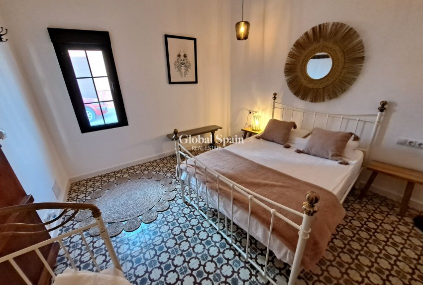 Wiederverkauf - Herenhuis -
Canada Del Trigo