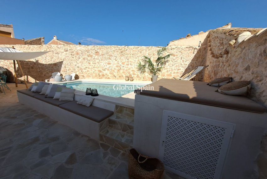 Wiederverkauf - Herenhuis -
Canada Del Trigo