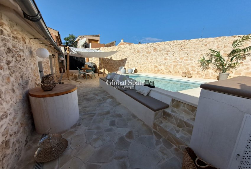 Wiederverkauf - Herenhuis -
Canada Del Trigo