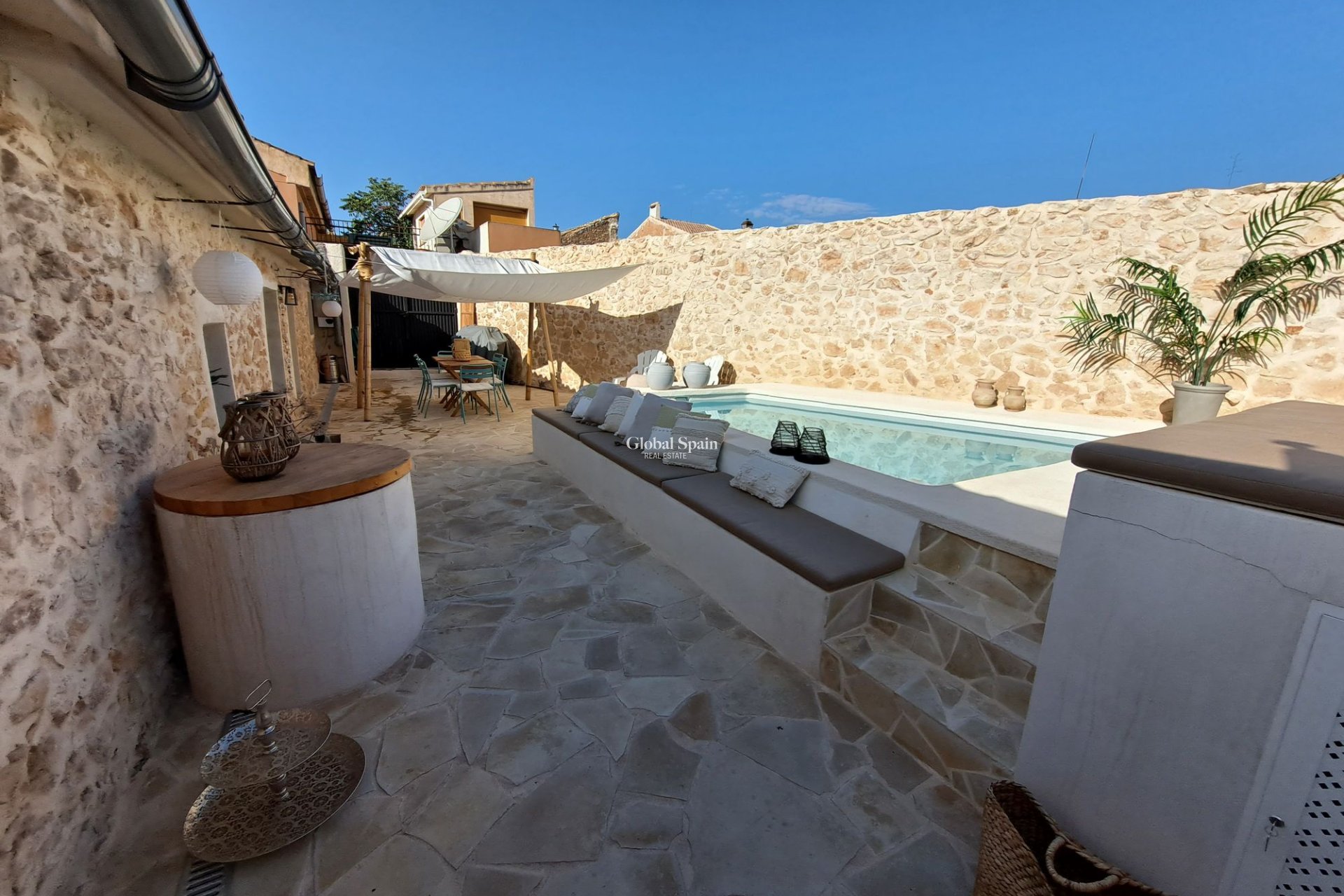 Wiederverkauf - Herenhuis -
Canada Del Trigo