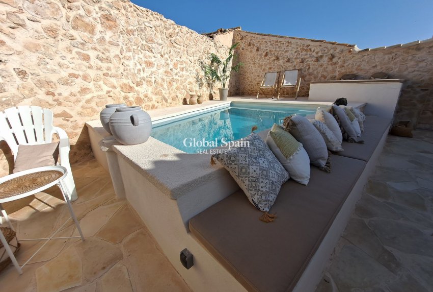 Wiederverkauf - Herenhuis -
Canada Del Trigo