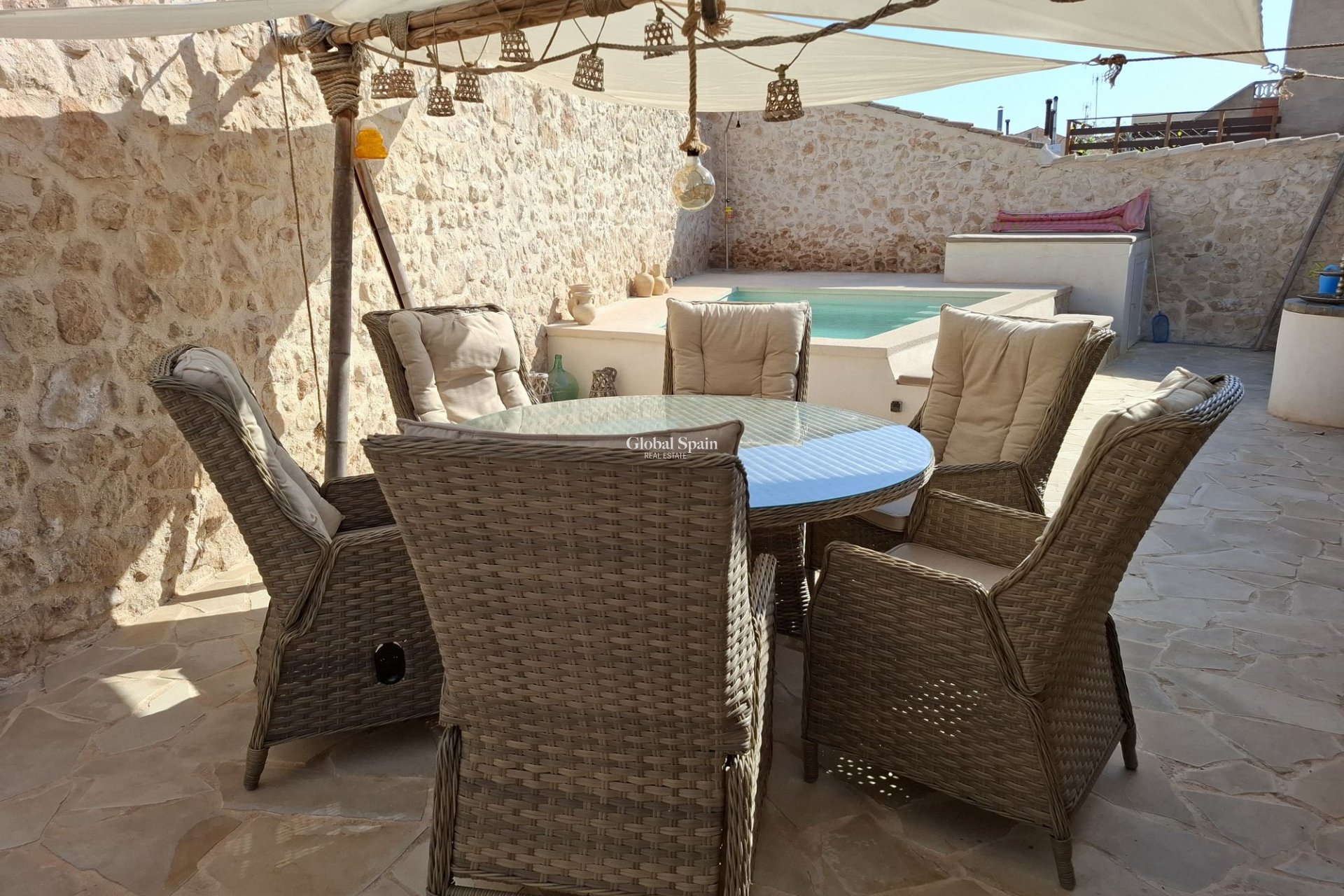 Wiederverkauf - Herenhuis -
Canada Del Trigo