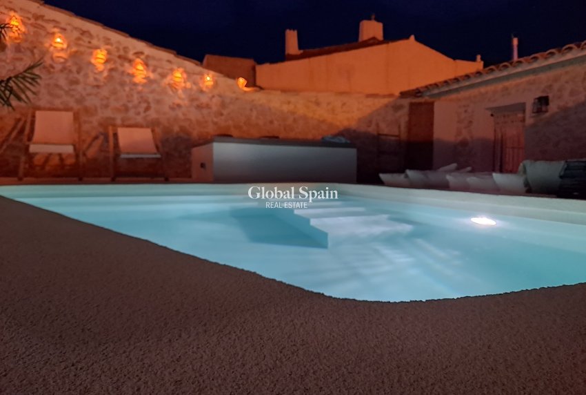 Wiederverkauf - Herenhuis -
Canada Del Trigo