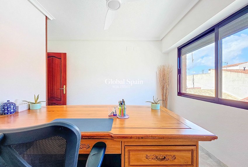 Wiederverkauf - Herenhuis -
Pinoso