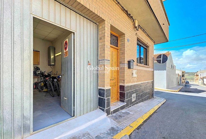 Wiederverkauf - Herenhuis -
Pinoso