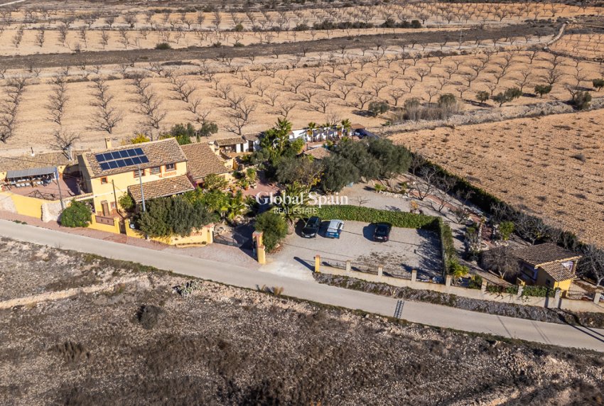 Wiederverkauf - Kommerziell -
Hondón de las Nieves