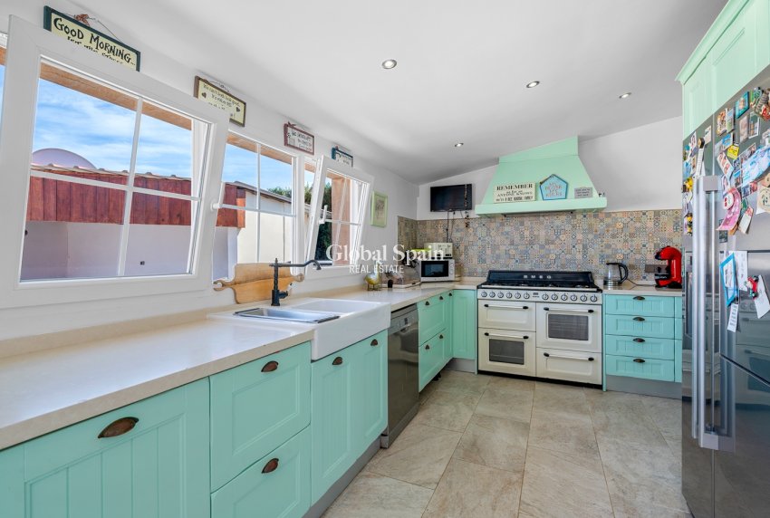 Wiederverkauf - Landimmobilie/Finca -
ALMORADÍ