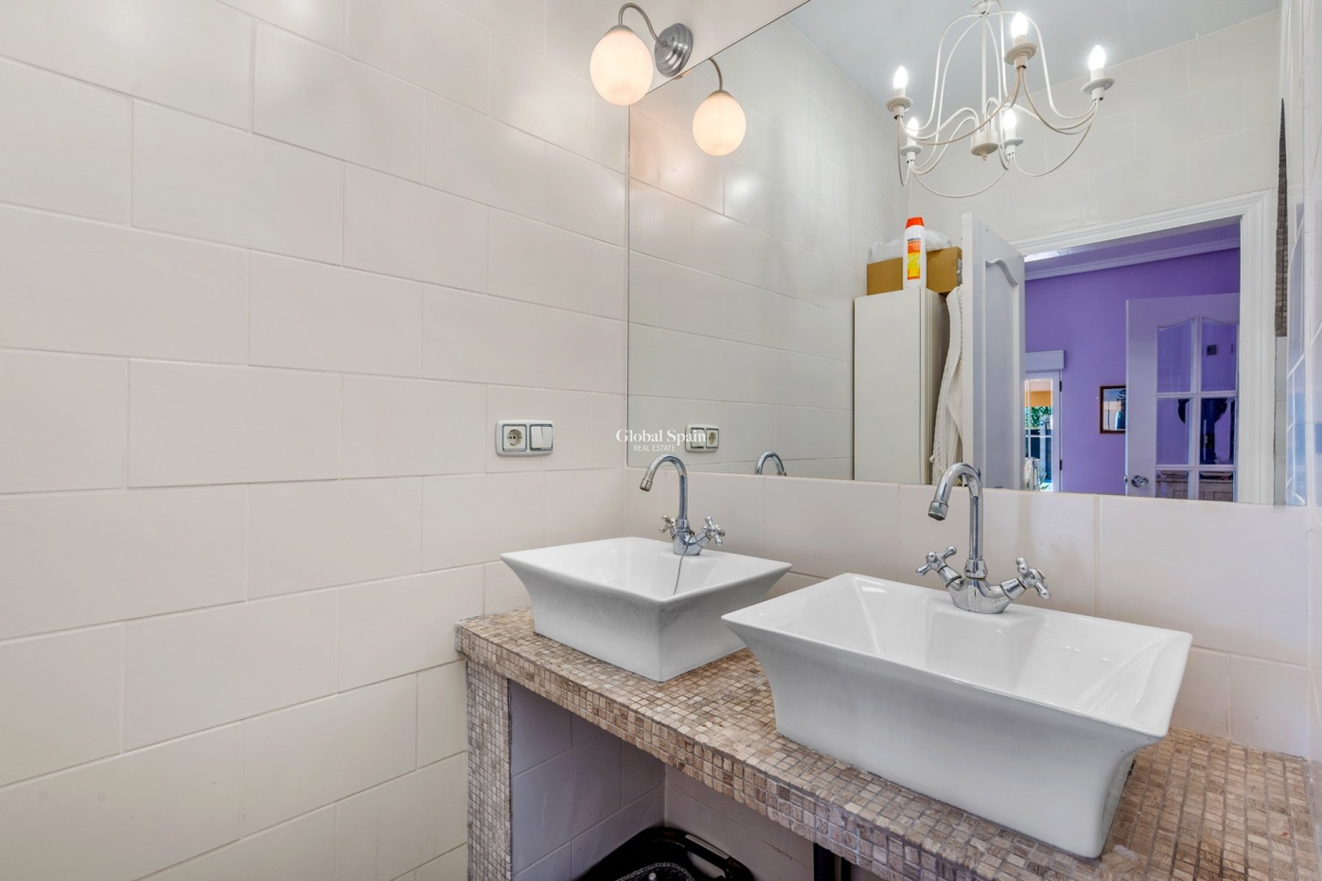 Wiederverkauf - Landimmobilie/Finca -
ALMORADÍ