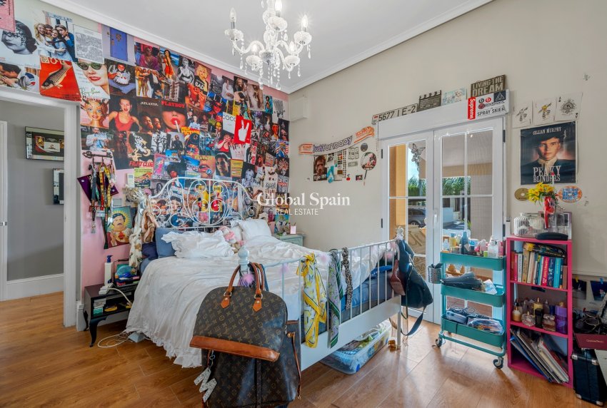 Wiederverkauf - Landimmobilie/Finca -
ALMORADÍ