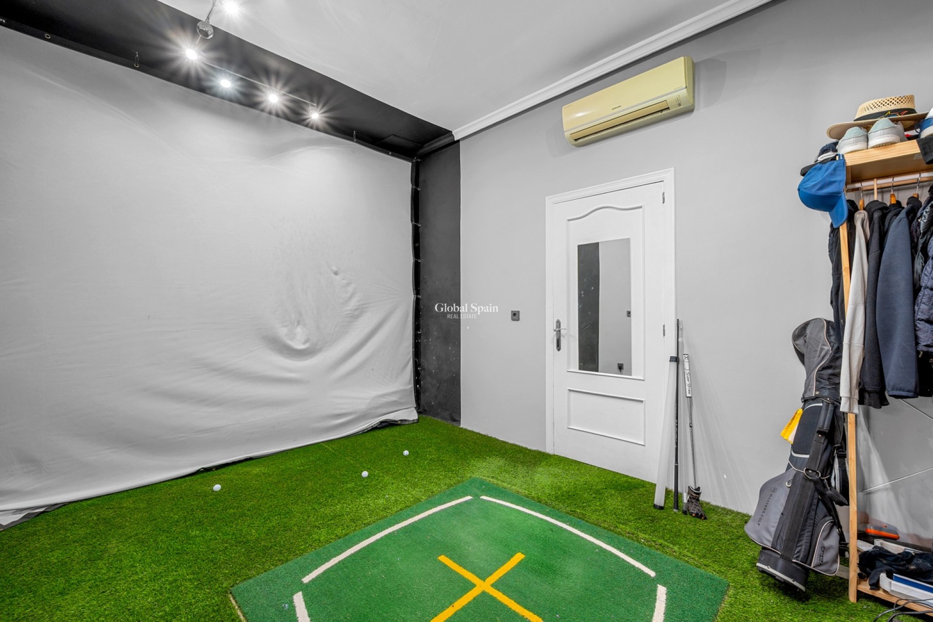 Wiederverkauf - Landimmobilie/Finca -
ALMORADÍ