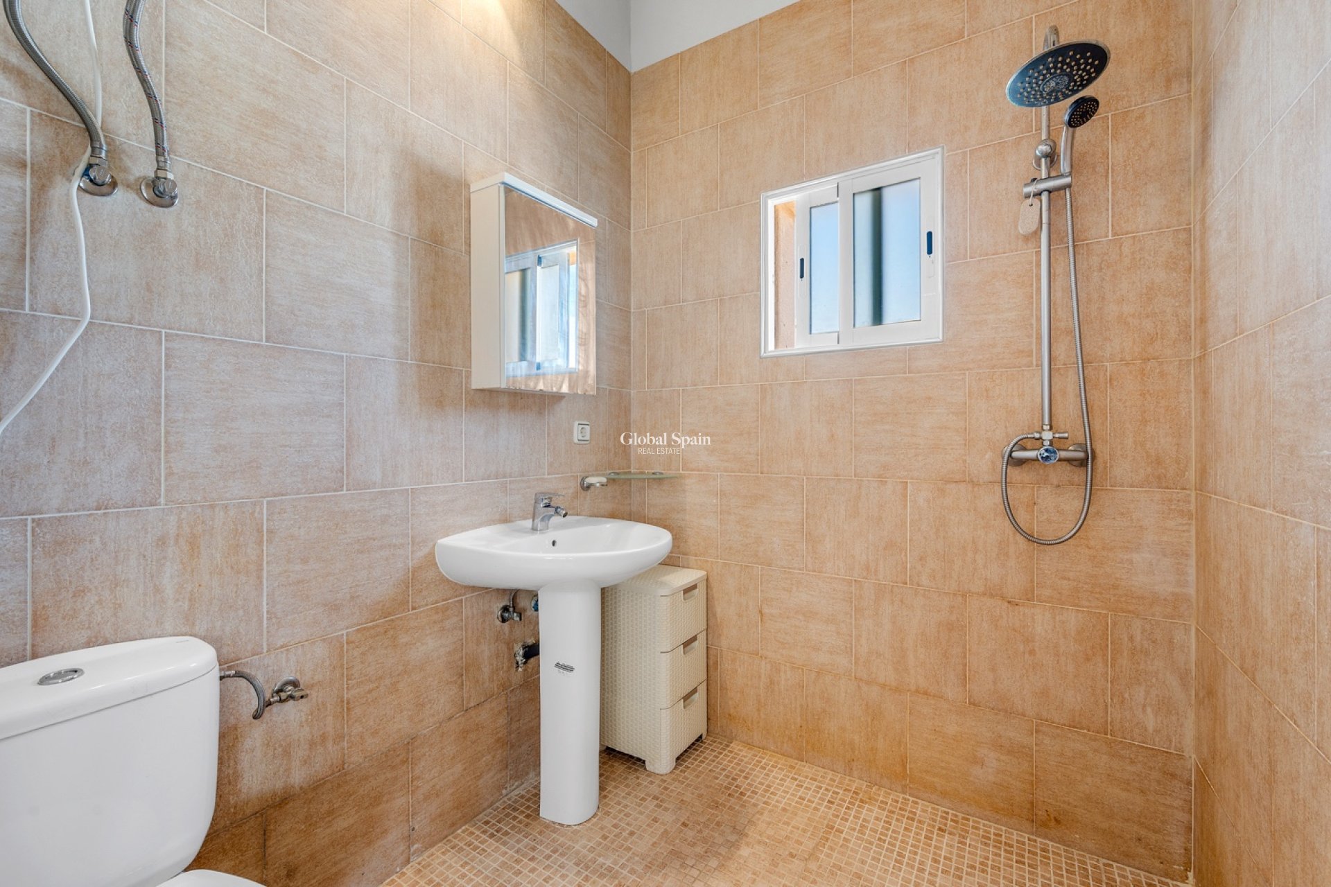 Wiederverkauf - Landimmobilie/Finca -
ALMORADÍ